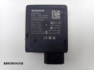 Gebruikte Cruise control sensor Volvo V60 II (ZW) 2.0 B3 16V Mild Hybrid Prijs € 200,00 Margeregeling aangeboden door Autobedrijf Broekhuis B.V.