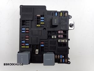 Gebruikte Zekeringkast Volvo V60 II (ZW) 2.0 B3 16V Mild Hybrid Prijs € 100,00 Margeregeling aangeboden door Autobedrijf Broekhuis B.V.