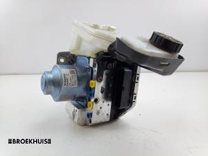 Gebruikte Rembooster Volvo V60 II (ZW) 2.0 B3 16V Mild Hybrid Prijs € 400,00 Margeregeling aangeboden door Autobedrijf Broekhuis B.V.