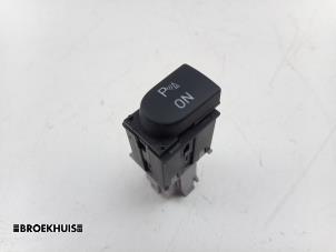 Gebruikte PDC Schakelaar Seat Altea (5P1) 1.6 TDI 105 Prijs € 10,00 Margeregeling aangeboden door Autobedrijf Broekhuis B.V.