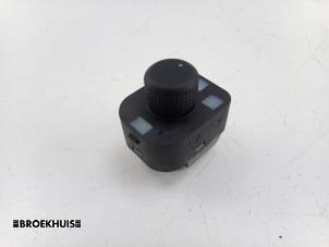 Gebruikte Spiegel Schakelaar Seat Altea (5P1) 1.6 TDI 105 Prijs € 25,00 Margeregeling aangeboden door Autobedrijf Broekhuis B.V.