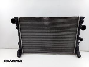 Gebruikte Radiateur Mercedes C (W204) 2.2 C-200 CDI 16V Prijs € 50,00 Margeregeling aangeboden door Autobedrijf Broekhuis B.V.