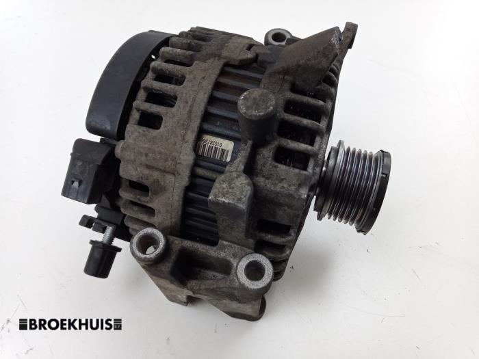 Gebruikte Dynamo Mercedes C (W204) 2.2 C-200 CDI 16V Prijs € 50,00 Margeregeling aangeboden door Autobedrijf Broekhuis B.V.