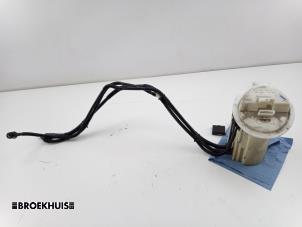 Gebruikte Tank element Pomp Mercedes C (W204) 2.2 C-200 CDI 16V Prijs € 35,00 Margeregeling aangeboden door Autobedrijf Broekhuis B.V.