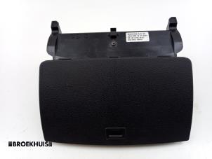 Gebruikte Display Multi Media regelunit Mercedes C (W204) 2.2 C-200 CDI 16V Prijs € 75,00 Margeregeling aangeboden door Autobedrijf Broekhuis B.V.