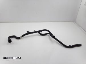 Gebruikte Koelwaterslang Landrover Range Rover Sport (L1) 3.0 V6 P460e Prijs € 65,00 Margeregeling aangeboden door Autobedrijf Broekhuis B.V.