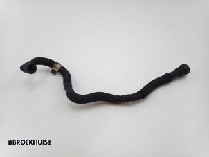 Gebruikte Koelwaterslang Landrover Range Rover Sport (L1) 3.0 V6 P460e Prijs € 35,00 Margeregeling aangeboden door Autobedrijf Broekhuis B.V.