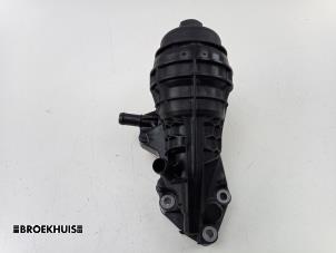 Gebruikte Oliefilterhuis Mercedes CLA (117.3) 1.6 CLA-180 16V Prijs € 35,00 Margeregeling aangeboden door Autobedrijf Broekhuis B.V.