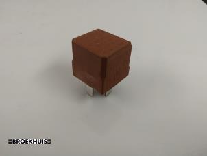 Gebruikte Relais Opel Meriva Mk.I Prijs € 10,00 Margeregeling aangeboden door Autobedrijf Broekhuis B.V.