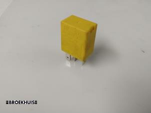 Gebruikte Relais Opel Meriva Mk.I Prijs € 10,00 Margeregeling aangeboden door Autobedrijf Broekhuis B.V.