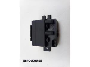 Gebruikte Temperatuursensor binnen Landrover Range Rover Sport (L1) 3.0 V6 P460e Prijs € 30,00 Margeregeling aangeboden door Autobedrijf Broekhuis B.V.