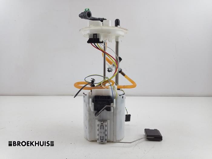 Gebruikte Tank element Pomp Landrover Range Rover Sport (L1) 3.0 V6 P460e Prijs € 175,00 Margeregeling aangeboden door Autobedrijf Broekhuis B.V.