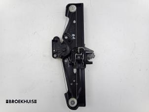 Gebruikte Ruitmechaniek 4Deurs rechts-achter Landrover Range Rover Sport (L1) 3.0 V6 P460e Prijs € 125,00 Margeregeling aangeboden door Autobedrijf Broekhuis B.V.