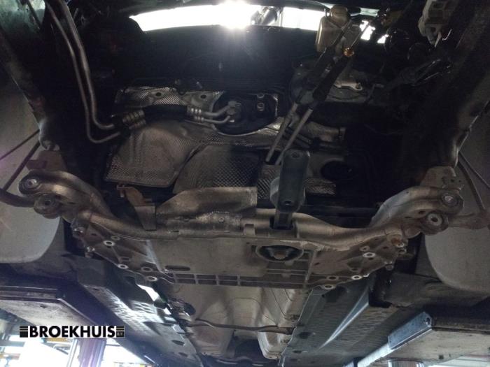 Gebruikte Subframe Volkswagen Golf V (1K1) 1.6 FSI 16V Prijs € 50,00 Margeregeling aangeboden door Autobedrijf Broekhuis B.V.