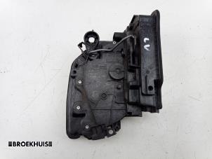 Gebruikte Deurslot Mechaniek 4Deurs links-voor Mini Mini (F55) 1.5 12V One D Prijs € 40,00 Margeregeling aangeboden door Autobedrijf Broekhuis B.V.