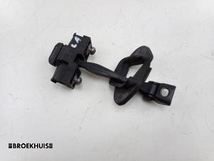 Gebruikte Deurvanger 4Deurs links-achter Mini Mini (F55) 1.5 12V One D Prijs € 30,00 Margeregeling aangeboden door Autobedrijf Broekhuis B.V.