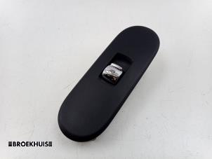 Gebruikte Raam schakelaar elektrisch Mini Mini (F55) 1.5 12V One D Prijs € 10,00 Margeregeling aangeboden door Autobedrijf Broekhuis B.V.