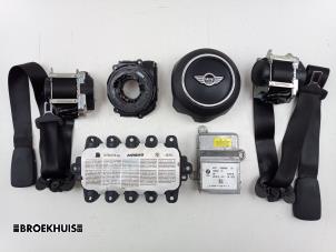 Gebruikte Airbag set Mini Mini (F55) 1.5 12V One D Prijs € 950,00 Margeregeling aangeboden door Autobedrijf Broekhuis B.V.