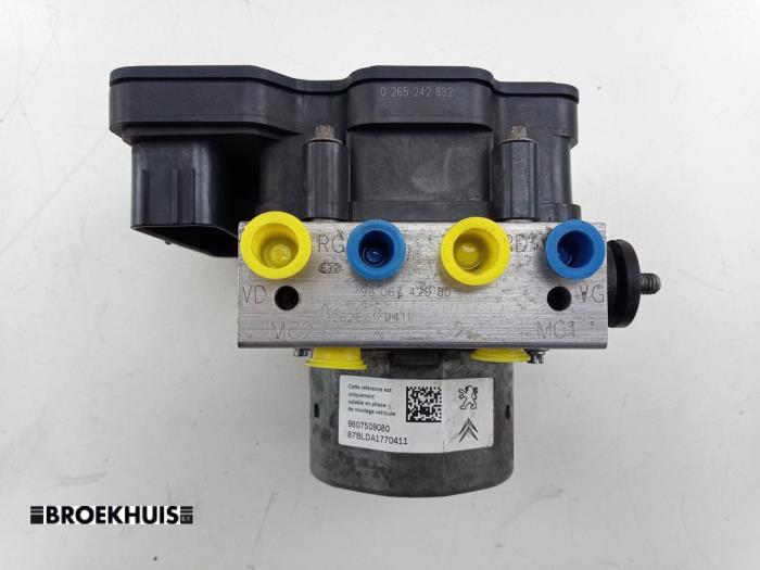 Gebruikte ABS Pomp Citroen C4 Picasso (3D/3E) 1.6 16V VTi 120 Prijs € 150,00 Margeregeling aangeboden door Autobedrijf Broekhuis B.V.