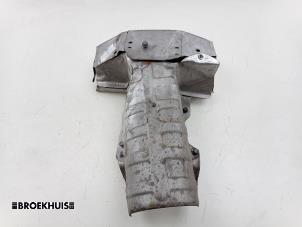 Gebruikte Hitteschild uitlaat Citroen C4 Picasso (3D/3E) 1.6 16V VTi 120 Prijs € 50,00 Margeregeling aangeboden door Autobedrijf Broekhuis B.V.