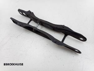 Gebruikte Draagarm links-achter BMW 5 serie (G30) 530e iPerformance Prijs € 75,00 Margeregeling aangeboden door Autobedrijf Broekhuis B.V.