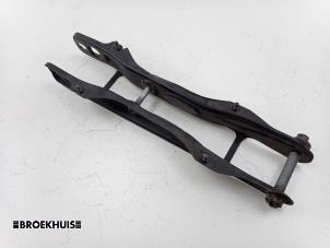 Gebruikte Triangel rechts-achter BMW 5 serie (G30) 530e iPerformance Prijs € 75,00 Margeregeling aangeboden door Autobedrijf Broekhuis B.V.