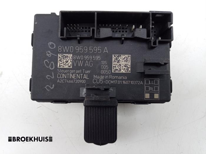 Gebruikte Deur module Audi A4 Avant (B9) 2.0 TDI 16V Quattro Prijs € 30,00 Margeregeling aangeboden door Autobedrijf Broekhuis B.V.