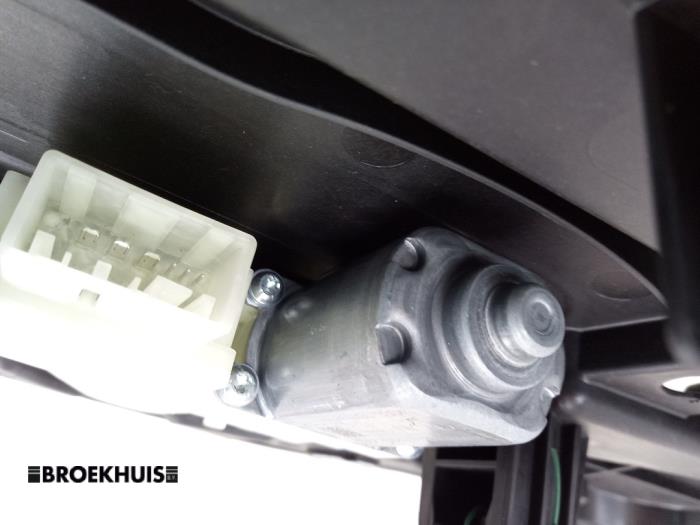 Ruitmechaniek 4Deurs rechts-achter van een Skoda Enyaq iV 80 2021