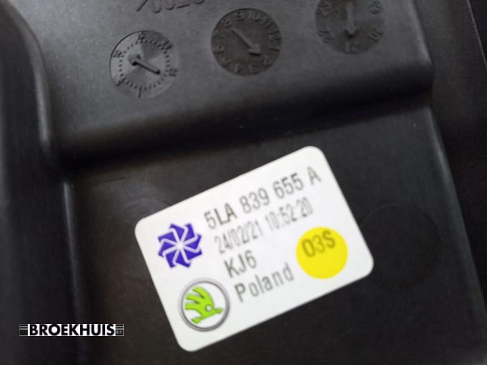 Ruitmechaniek 4Deurs links-achter van een Skoda Enyaq iV 80 2021