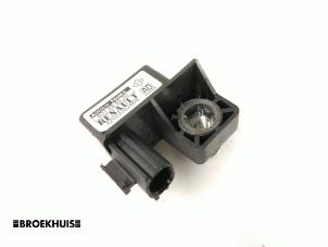 Gebruikte Airbag Sensor Renault Scénic II (JM) 1.9 dCi 115 Prijs € 20,00 Margeregeling aangeboden door Autobedrijf Broekhuis B.V.