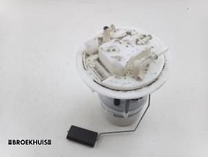 Gebruikte Tank element Pomp Citroen C4 Picasso (3D/3E) 1.6 16V VTi 120 Prijs € 75,00 Margeregeling aangeboden door Autobedrijf Broekhuis B.V.