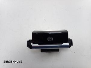 Gebruikte Schakelaar handrem Citroen C4 Picasso (3D/3E) 1.6 16V VTi 120 Prijs € 15,00 Margeregeling aangeboden door Autobedrijf Broekhuis B.V.