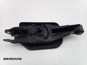 Gebruikte Draagarm rechts-achter Skoda Enyaq iV 80 Prijs € 50,00 Margeregeling aangeboden door Autobedrijf Broekhuis B.V.