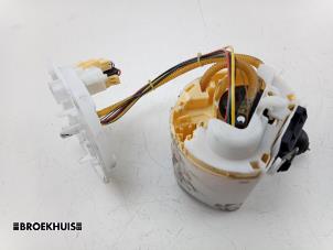 Gebruikte Brandstofpomp Elektrisch BMW 5 serie (G30) 530e iPerformance Prijs € 125,00 Margeregeling aangeboden door Autobedrijf Broekhuis B.V.