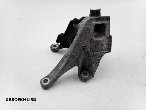 Gebruikte Motorsteun BMW 5 serie (G30) 530e iPerformance Prijs € 25,00 Margeregeling aangeboden door Autobedrijf Broekhuis B.V.