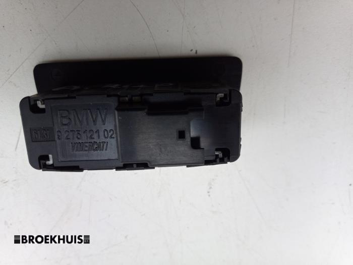 Schakelaar achterklep van een BMW 5 serie (G30) 530e iPerformance 2018