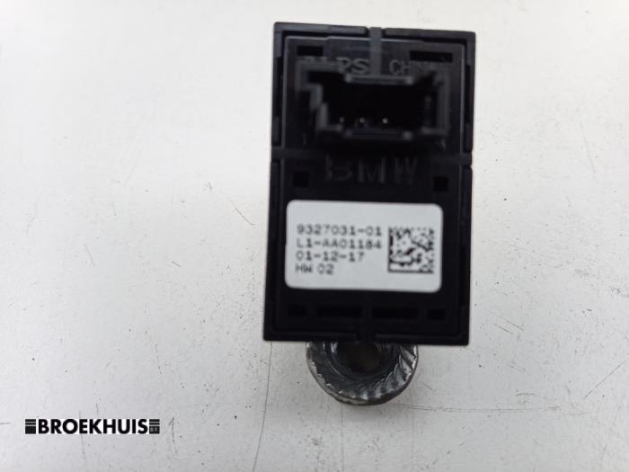 Elektrisch Raam Schakelaar van een BMW 5 serie (G30) 530e iPerformance 2018
