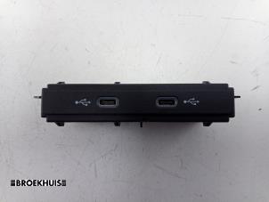 Gebruikte USB module Volkswagen ID.3 (E11/E12) 45 kWh Prijs € 20,00 Margeregeling aangeboden door Autobedrijf Broekhuis B.V.