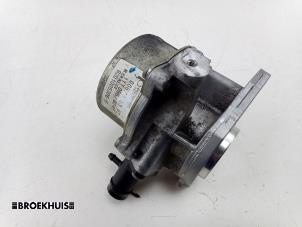 Gebruikte Vacuumpomp (Diesel) Renault Clio III (BR/CR) 1.5 dCi FAP Prijs € 25,00 Margeregeling aangeboden door Autobedrijf Broekhuis B.V.