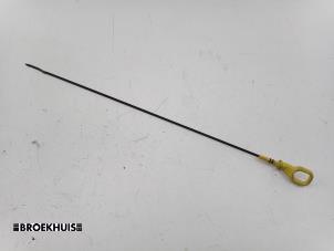 Gebruikte Peilstok Olie Audi A3 Limousine (8YS) 1.0 30 TFSI 12V Mild Hybrid Prijs € 20,00 Margeregeling aangeboden door Autobedrijf Broekhuis B.V.