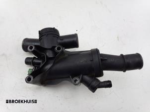 Gebruikte Thermostaathuis Ford Galaxy (WA6) 2.0 TDCi 16V 140 Prijs € 25,00 Margeregeling aangeboden door Autobedrijf Broekhuis B.V.