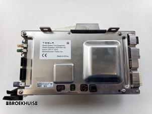 Gebruikte Boordcomputer Tesla Model 3 Long Range AWD 75 kWh Prijs € 350,00 Margeregeling aangeboden door Autobedrijf Broekhuis B.V.