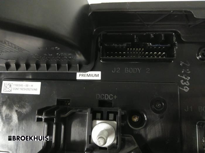 Computer Body Control van een Tesla Model 3 Long Range AWD 75 kWh 2019