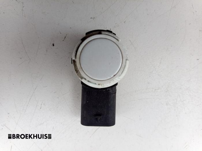 PDC Sensor van een Tesla Model 3 Long Range AWD 75 kWh 2019