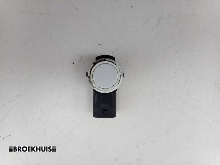 PDC Sensor van een Tesla Model 3 Long Range AWD 75 kWh 2019