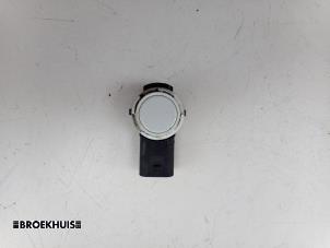 Gebruikte PDC Sensor Tesla Model 3 Long Range AWD 75 kWh Prijs € 40,00 Margeregeling aangeboden door Autobedrijf Broekhuis B.V.