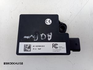 Gebruikte Module PDC Tesla Model 3 Long Range AWD 75 kWh Prijs € 20,00 Margeregeling aangeboden door Autobedrijf Broekhuis B.V.