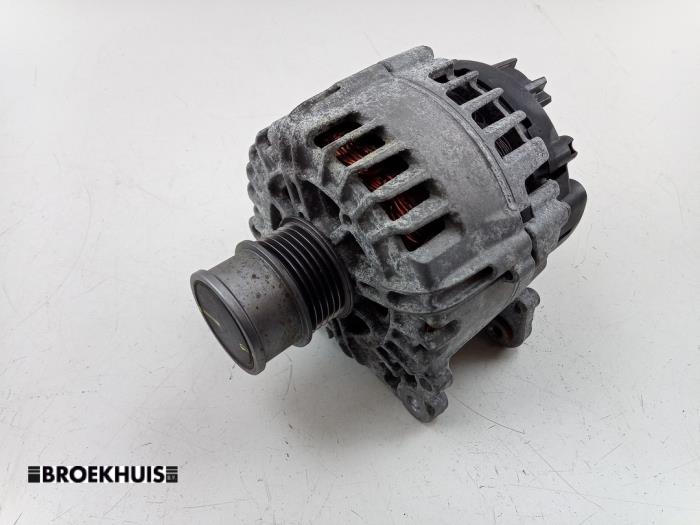 Gebruikte Dynamo Skoda Octavia Combi (5EAC) 1.5 TSI Evo 16V Prijs € 45,00 Margeregeling aangeboden door Autobedrijf Broekhuis B.V.
