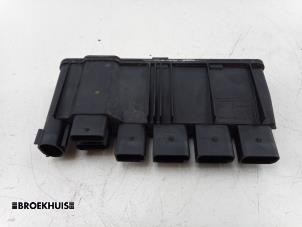 Gebruikte Module (diversen) BMW 4 serie Gran Coupe (F36) 420i 2.0 TwinPower Turbo 16V Prijs € 35,00 Margeregeling aangeboden door Autobedrijf Broekhuis B.V.