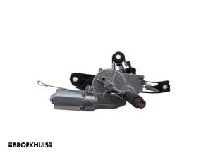 Gebruikte Ruitenwissermotor achter Saab 9-5 Estate (YS3E) 1.9 TiD 16V Prijs € 40,00 Margeregeling aangeboden door Autobedrijf Broekhuis B.V.